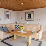 2 Bedroom Beautiful In Juelsminde * Sonderby (Midtjylland)