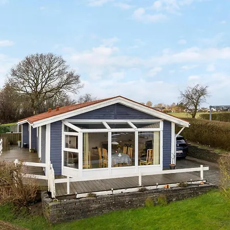 2 Bedroom Beautiful In Juelsminde *