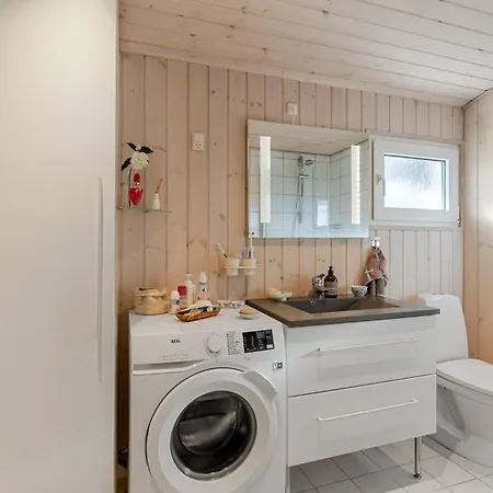 2 Bedroom Beautiful In Juelsminde Hébergement de vacances Sonderby (Midtjylland)
