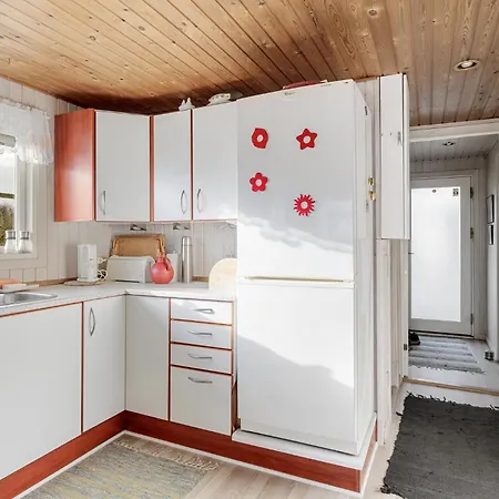 2 Bedroom Beautiful In Juelsminde *