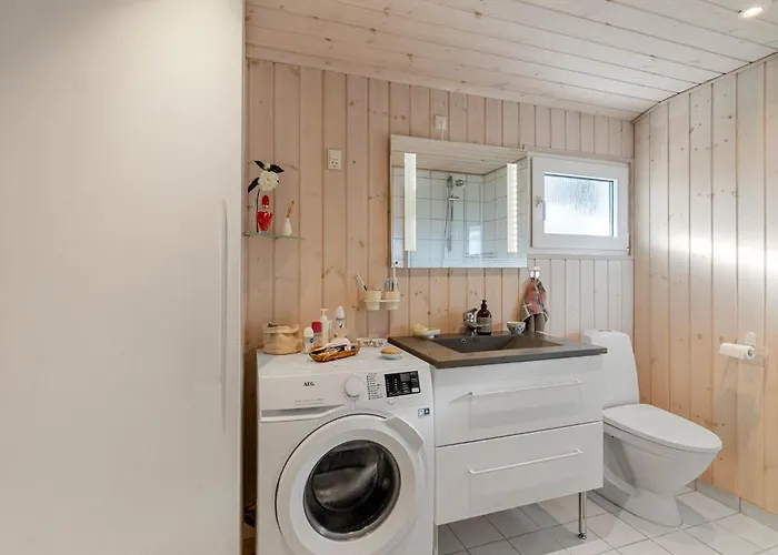 2 Bedroom Beautiful In Juelsminde Casa vacanze Sonderby (Midtjylland)