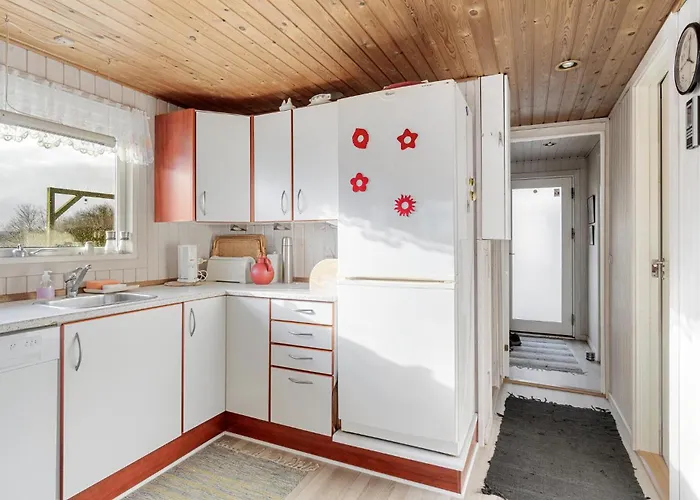 2 Bedroom Beautiful In Juelsminde *